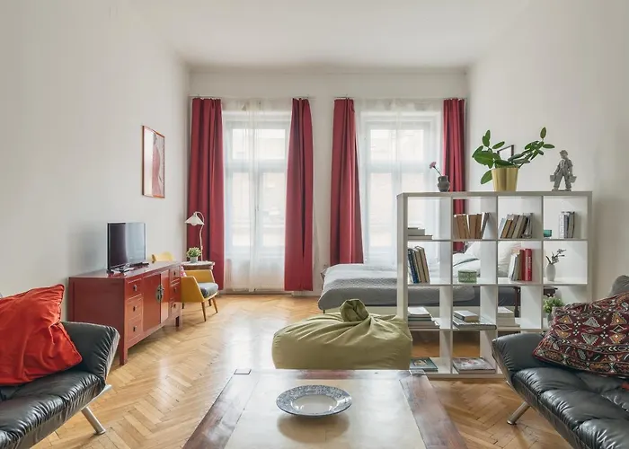 Bright & Spacious Loft With Basilica View